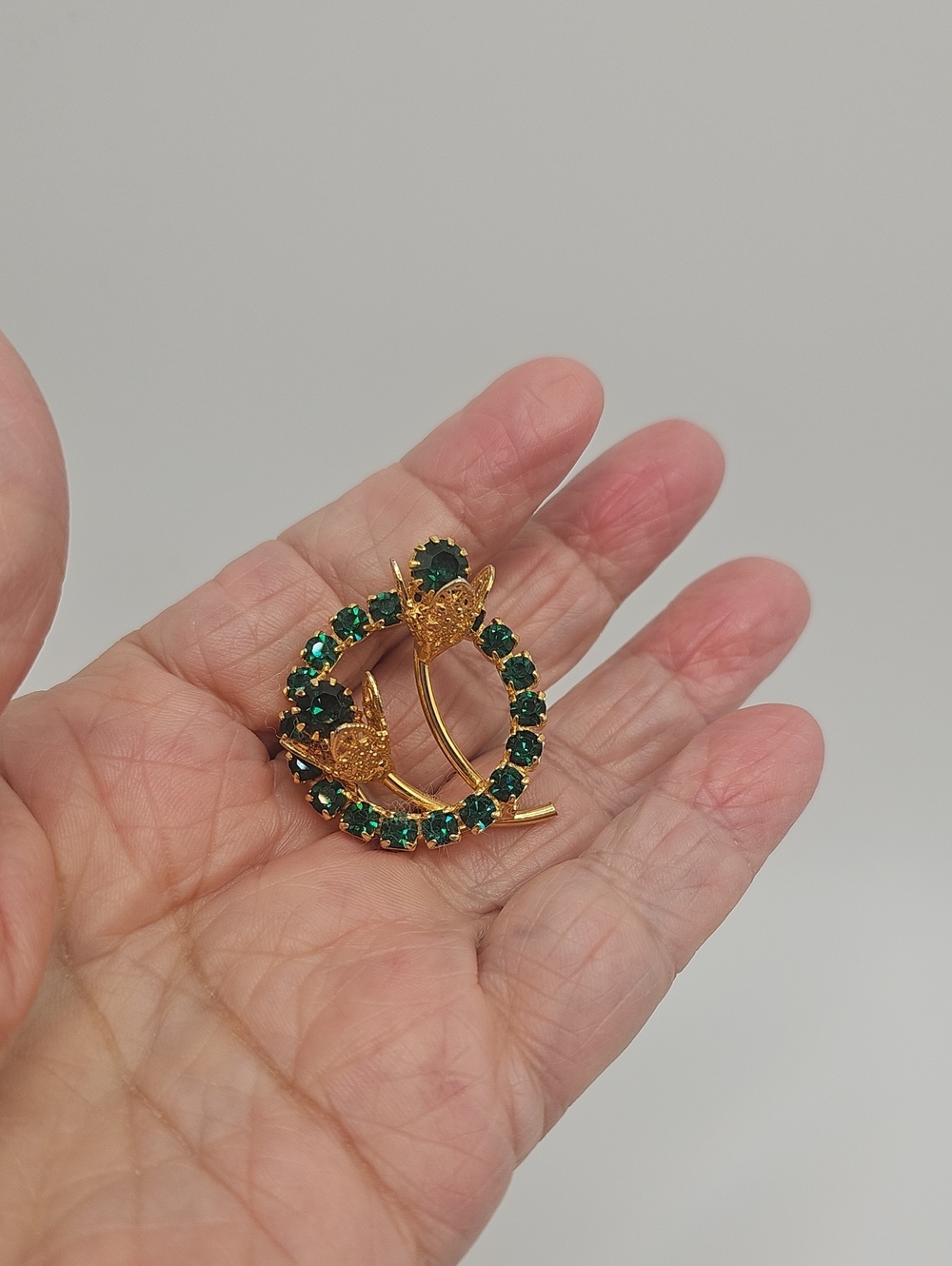 Gold-Tone Green Crystal Floral Wreath Brooch With Flowers. Lovely